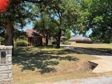 4402 Tall Timber Ct, Granbury, TX 76049 - photo 2