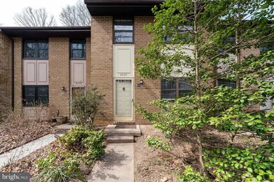 2053 Headlands Cir, Reston, VA 20191 - photo 2