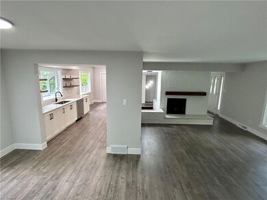 3340 Barrett Rd, Akron, OH 44333 - photo 5