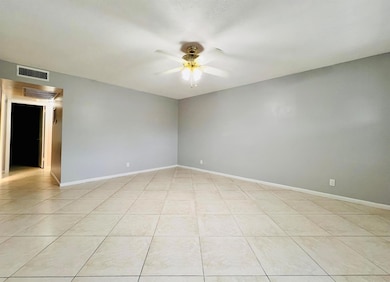 210 Somerset K unit 2100, West Palm Beach, FL 33417 - photo 3