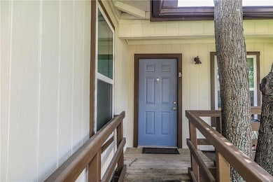 3905 Chase Cir unit B, Austin, TX 78721 - photo 2