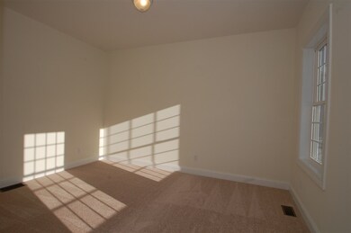 152 Brookview Dr unit 22, Hooksett, NH 03106 - photo 2