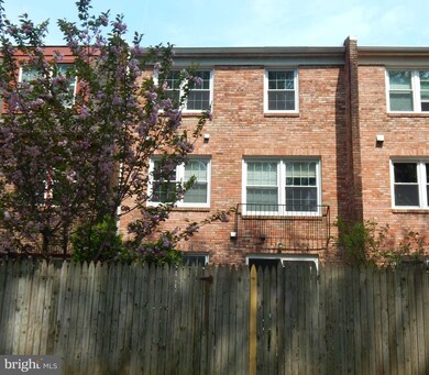 3148 Cedar Grove Dr, Fairfax, VA 22031 - photo 2