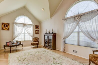 005_Living Room
