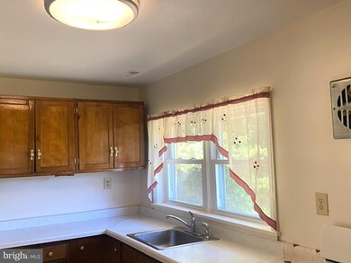 2215 Naamans Rd, Wilmington, DE 19810 - photo 2