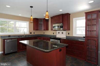 354 Lee St, Strasburg, VA 22657 - photo 7