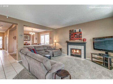 15402 SE Elinor St, Clackamas, OR 97015 - photo 4