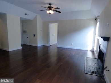12163 Penderview Terrace unit 1021, Fairfax, VA 22033 - photo 7