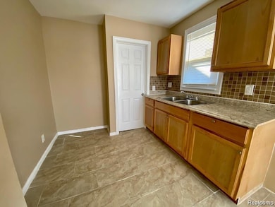 9156 Winthrop St, Detroit, MI 48228 - photo 2