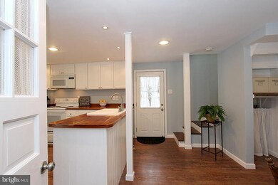 6705 Manor Woods Rd, Frederick, MD 21703 - photo 5