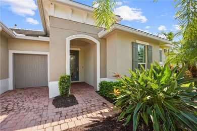 10127 SW Cypress Wood Ct, Port Saint Lucie, FL 34987 - photo 4