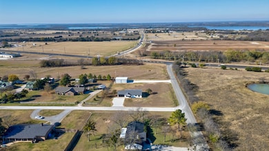 718 Arapaho Dr, Tioga, TX 76271 - photo 2