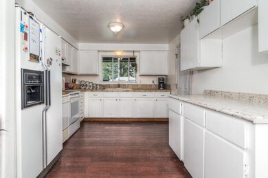 Evergreen Ave SW 2522 (6 of 25)