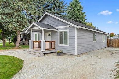 610 W Clay Ave, Chewelah, WA 99109 - photo 4