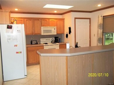 332 Brier Crest Rd, Blakeslee, PA 18610 - photo 2