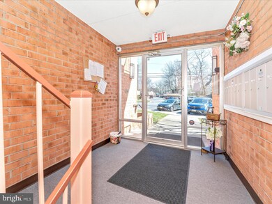 1747 Edgewood Hill Cir unit 2, Hagerstown, MD 21740 - photo 3