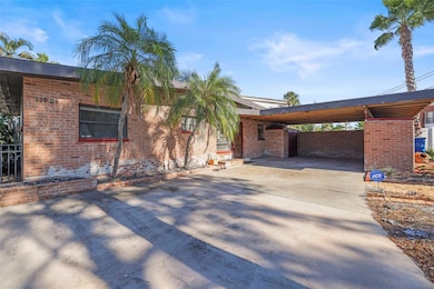 11921 Lagoon Ln, Treasure Island, FL 33706 - photo 4