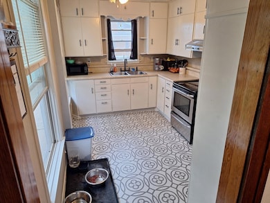 621 8th St, Boone - Kitchen