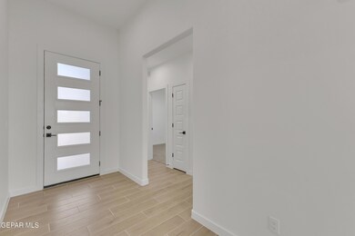 12716 Middlesbrough Ave, Horizon City, TX 79928 - photo 4