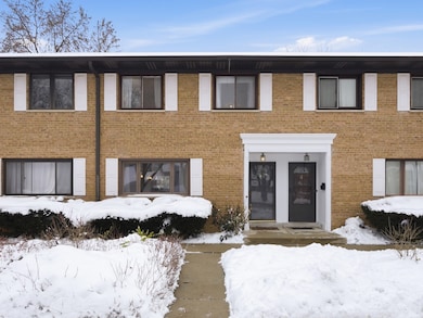 300 Duane St unit 3, Glen Ellyn, IL 60137 - photo 2