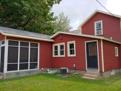 218 W Cherry St, Wayland, MI 49348 - photo 4