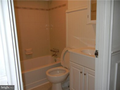 53 Llanfair Rd unit E, Ardmore, PA 19003 - photo 4