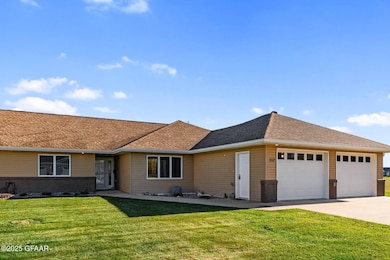 552 7th Ave SE, Mayville, ND 58257 - photo 2