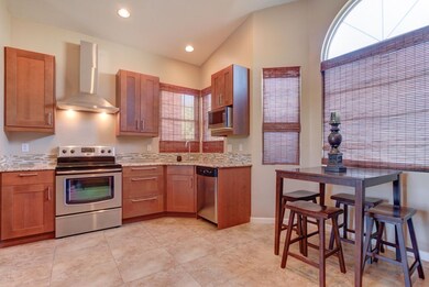 1748 E Boston Cir-14