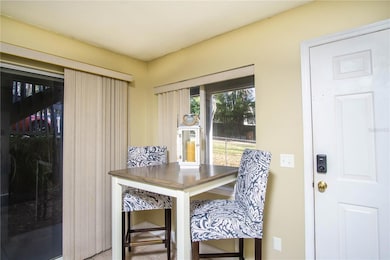 Breakfast nook side window