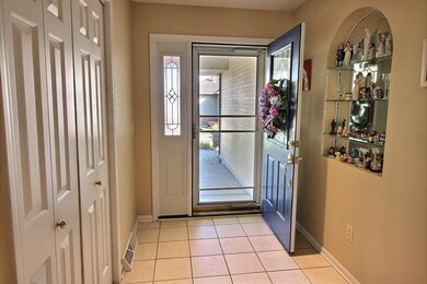 825 Charles Ct unit 20, Oregon, WI 53575 - photo 2