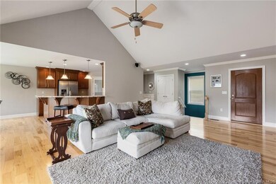 EASY FLOW FLOOR FLOOR PLAN!