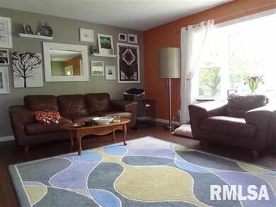 2514 W 59th St, Davenport, IA 52806 - photo 3