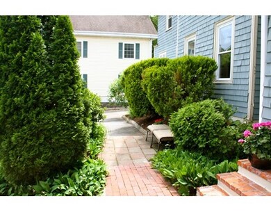 9 Munroe St unit 1, Newtonville, MA 02460 - photo 2