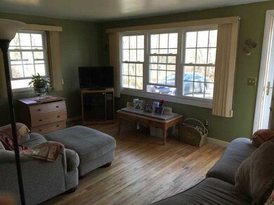 37 Graybar Rd, Warwick, RI 02888 - photo 3