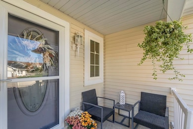 1403 Meadow View Ln, Waverly, IA 50677 - photo 3