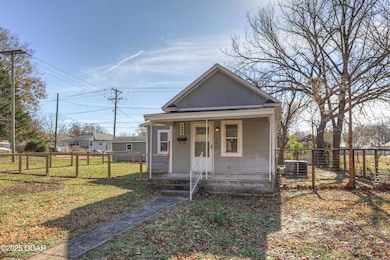 1324 E Hill St, Joplin, MO 64801 - photo 2