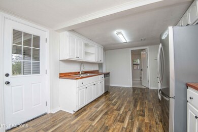 213 Mountain Rd, Clinton, TN 37716 - photo 7