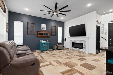 2511 W Jordan Dr, Edinburg, TX 78539 - photo 2