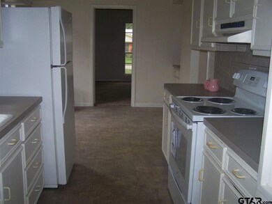 2811 2811 Lisa Ln, Tyler, TX 75701 - photo 2