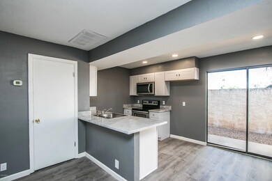 1077 W 1st-7