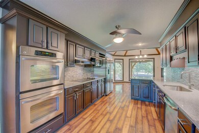 10450 N Levee Oaks, Collierville, TN 38017 - photo 6