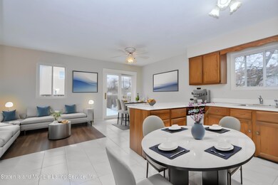 81 Dina Ct, Staten Island, NY 10306 - photo 6