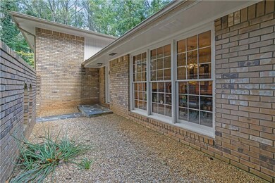 2292 Cambridge St, Snellville, GA 30078 - photo 6