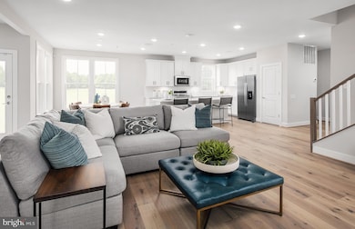 18444 Sugar Snap Cir, Leesburg, VA 20176 - photo 5