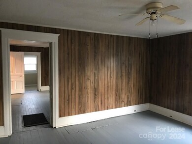 610 Davie Ave unit B, Statesville, NC 28677 - photo 2