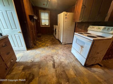 1369 Mutton Hollow Rd, Stroudsburg, PA 18360 - photo 6