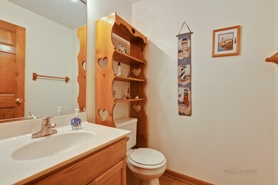 3414 Meadow Crest Cir, Gurnee, IL 60031 - photo 4