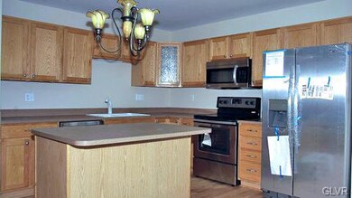 4039 Clubhouse Ct, Center Valley, PA 18034 - photo 6