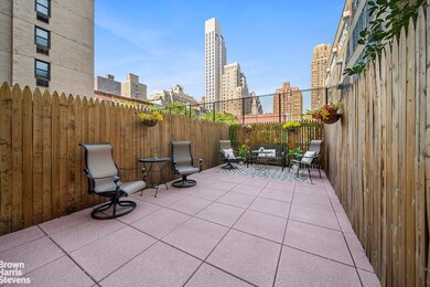 The Eastmore unit 1U, New York, NY 10021 - photo 2