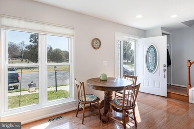 13418 Whaley Ct, Herndon, VA 20171 - photo 5